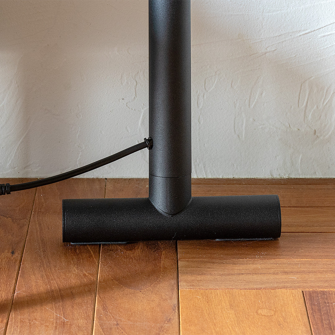 壁に立てかけて使う間接照明 NYOI(ニョイ)