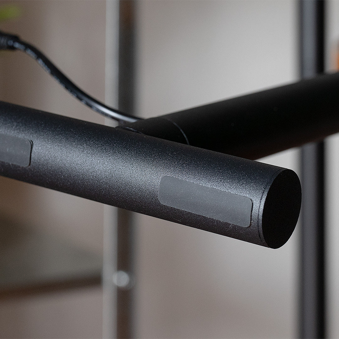 壁に立てかけて使う間接照明 NYOI(ニョイ)