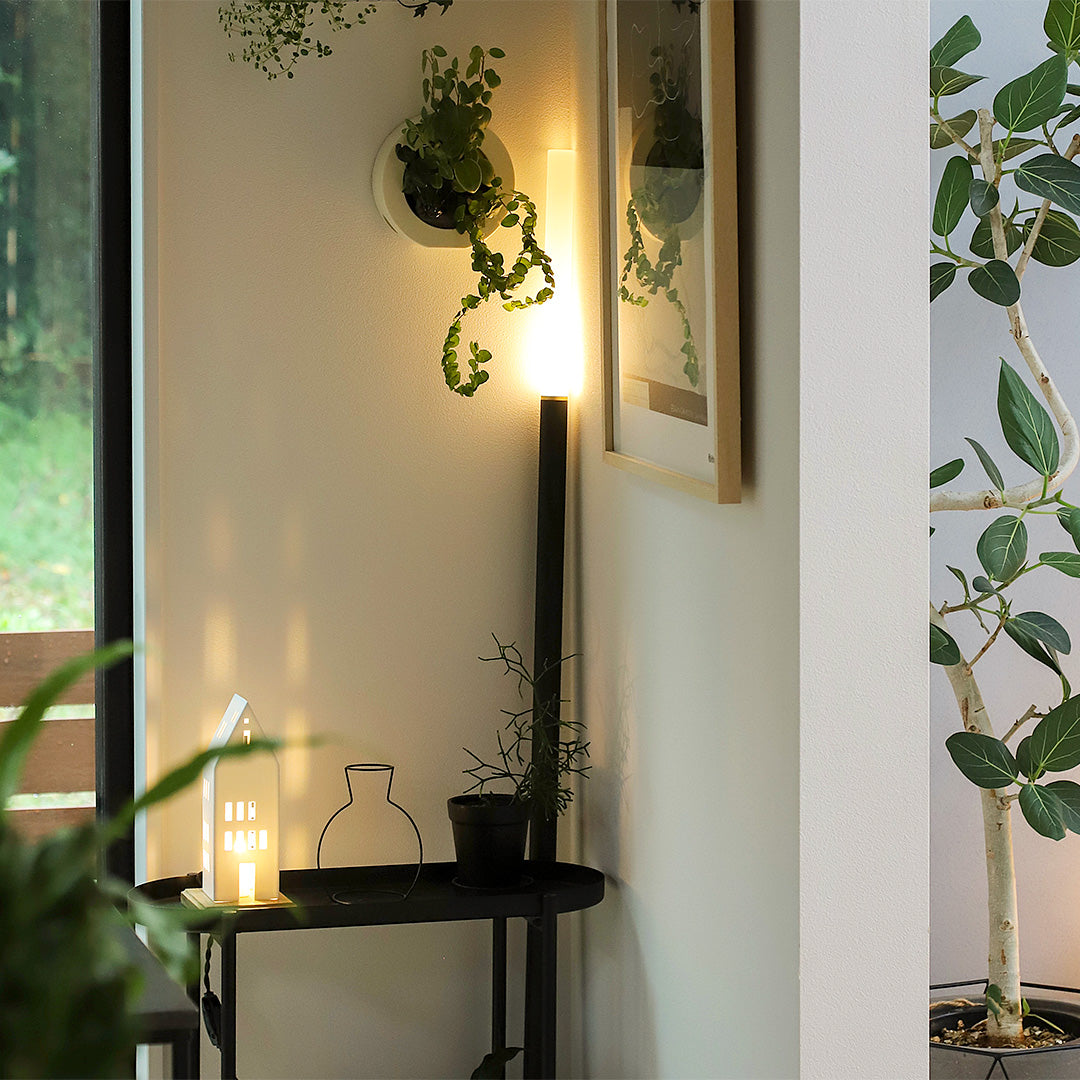 壁に立てかけて使う間接照明 NYOI（ニョイ）