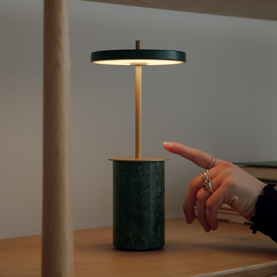 Asteria Move Mini（アステリア ムーブ ミニ）ポータブルランプ -UMAGE